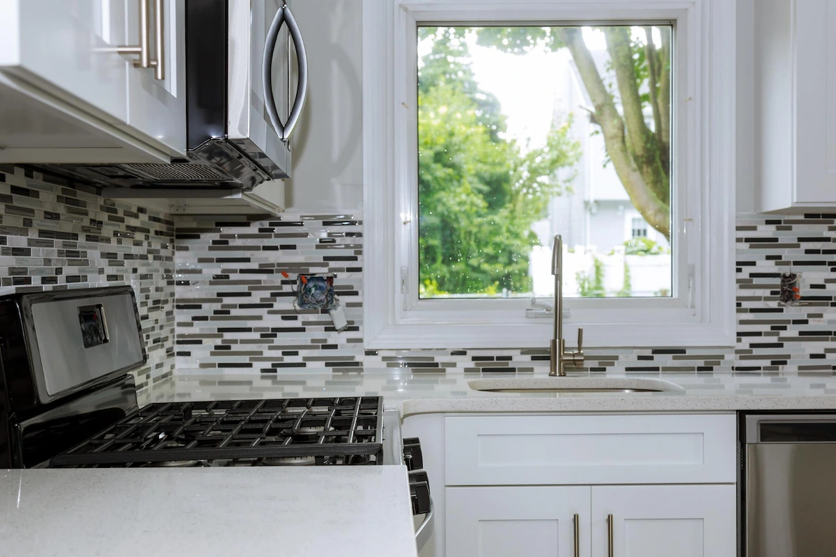 Boven Kitchen Ventilation Window